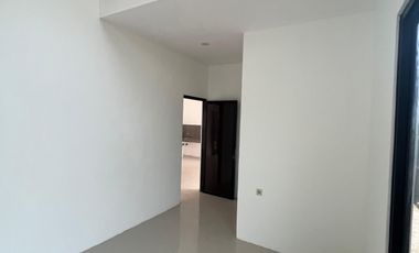 Rumah HOOK Mewah di Cluster Aurora BSB Village, 236 m², Dekat Halte &