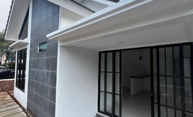 Rumah HOOK Mewah di Cluster Aurora BSB Village, 236 m², Dekat Halte &