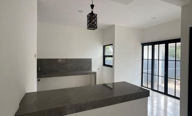 Rumah HOOK Mewah di Cluster Aurora BSB Village, 236 m², Dekat Halte &