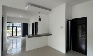 Rumah HOOK Mewah di Cluster Aurora BSB Village, 236 m², Dekat Halte &