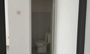 Running di jual 2 lantai pinggir Jalan