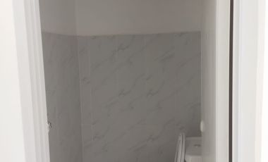 Running di jual 2 lantai pinggir Jalan