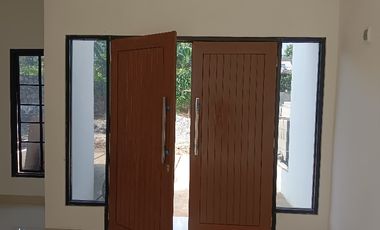 Running di jual 2 lantai pinggir Jalan