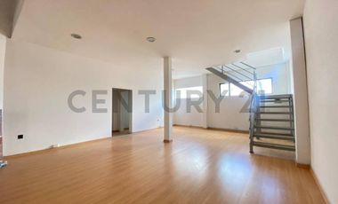 Renta Local Comercial  en Tumbaco