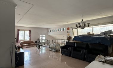 DIJUAL RUMAH HOEK 500meter JAKARTA BARAT BEBAS BANJIR LOKASI STRATEGIS