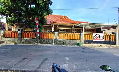 Rumah Luas Bagus Dekat Kampus UNS dan ISI Solo