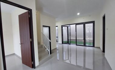 RUMAH FREE PPN POSISI POJOK DEPAN TAMAN DI PANDANARAN HILLS SEMARANG