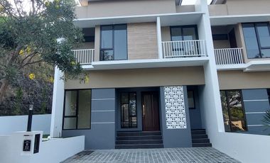 RUMAH FREE PPN POSISI POJOK DEPAN TAMAN DI PANDANARAN HILLS SEMARANG