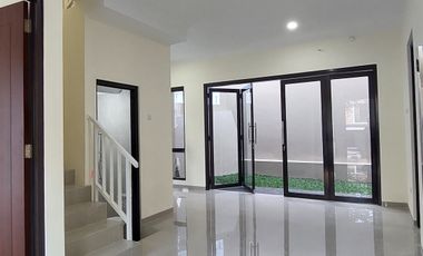 RUMAH FREE PPN POSISI POJOK DEPAN TAMAN DI PANDANARAN HILLS SEMARANG