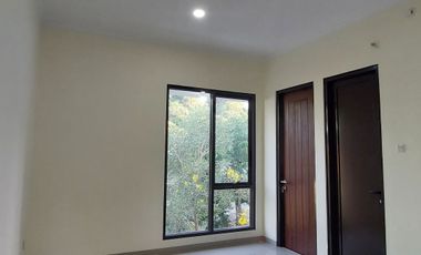 RUMAH FREE PPN POSISI POJOK DEPAN TAMAN DI PANDANARAN HILLS SEMARANG