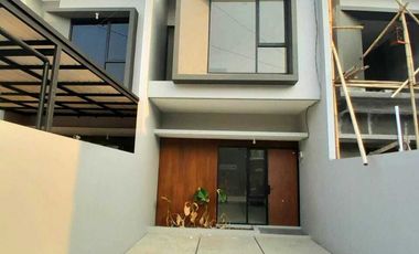 Rumah 2 lantai di jatiasih
