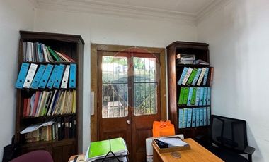 Gran casa, 12 privados, giro comercial