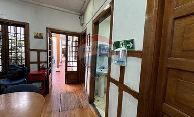 Gran casa, 12 privados, giro comercial