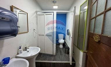 Gran casa, 12 privados, giro comercial