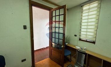 Gran casa, 12 privados, giro comercial