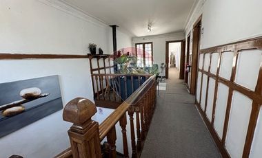 Gran casa, 12 privados, giro comercial