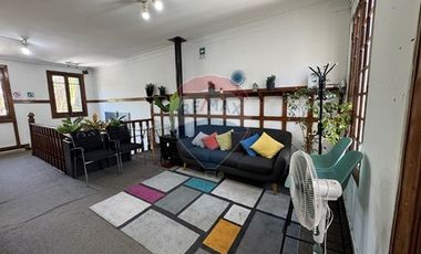 Gran casa, 12 privados, giro comercial