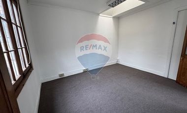 Gran casa, 12 privados, giro comercial