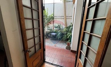 Gran casa, 12 privados, giro comercial
