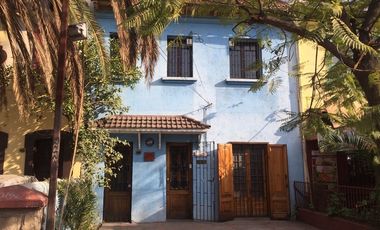 Gran casa, 12 privados, giro comercial