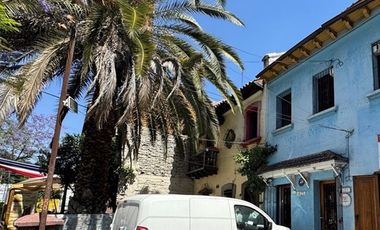 Gran casa, 12 privados, giro comercial