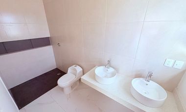 Casa en Venta en Veracruz Fracc. Lomas del Dorado en Esq. Frente a Área Verde.