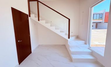 Casa en Venta en Veracruz Fracc. Lomas del Dorado en Esq. Frente a Área Verde.