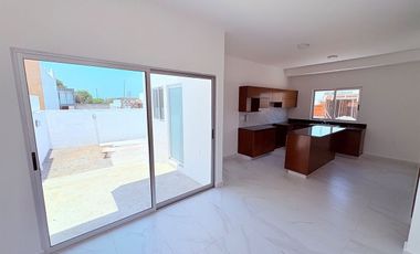 Casa en Venta en Veracruz Fracc. Lomas del Dorado en Esq. Frente a Área Verde.