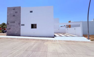 Casa en Venta en Veracruz Fracc. Lomas del Dorado en Esq. Frente a Área Verde.