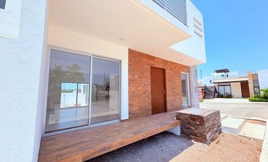 Casa en Venta en Veracruz Fracc. Lomas del Dorado en Esq. Frente a Área Verde.