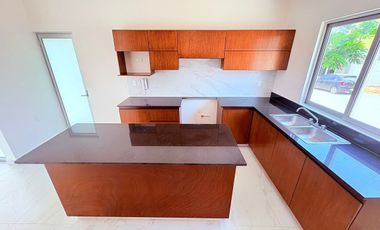 Casa en Venta en Veracruz Fracc. Lomas del Dorado en Esq. Frente a Área Verde.