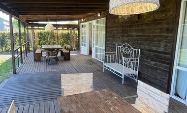 Casa en venta - 2 Dormitorios 1 Baño - Cochera - 1.000Mts2 - Ramallo