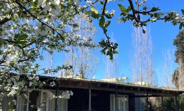 Casa en venta - 2 Dormitorios 1 Baño - Cochera - 1.000Mts2 - Ramallo