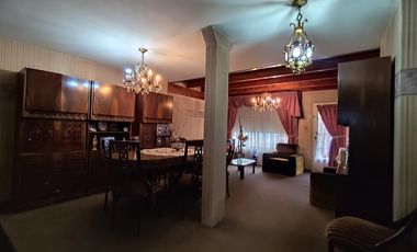 Venta Casa 4 dormitorios en 2 plantas con cochera - Roque Saenz Peña, Rosario