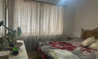 Venta Casa 4 dormitorios en 2 plantas con cochera - Roque Saenz Peña, Rosario