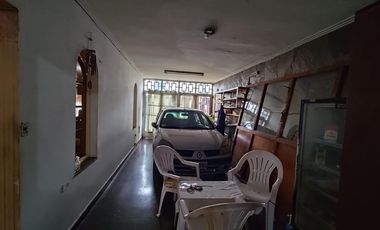 Venta Casa 4 dormitorios en 2 plantas con cochera - Roque Saenz Peña, Rosario