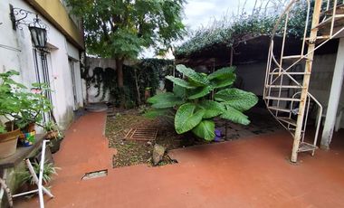 Venta Casa 4 dormitorios en 2 plantas con cochera - Roque Saenz Peña, Rosario