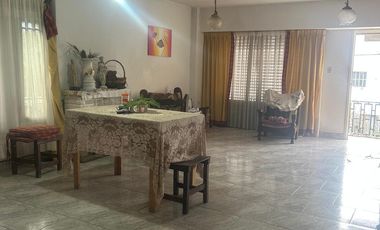 Venta Casa 4 dormitorios en 2 plantas con cochera - Roque Saenz Peña, Rosario