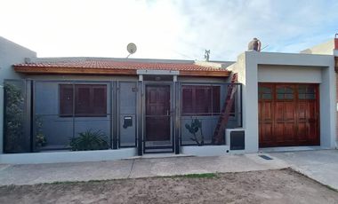 Casa en venta - 3 Dormitorios 2 Baños - 200Mts2 - Pehuajó