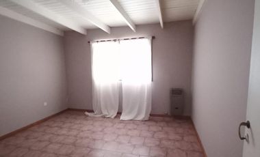 Casa en venta - 3 Dormitorios 2 Baños - 200Mts2 - Pehuajó