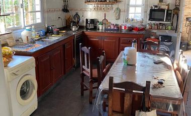 Casa  3 dormitorios cochera y quincho Turdera!! Apto permuta