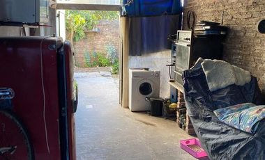 Casa  3 dormitorios cochera y quincho Turdera!! Apto permuta