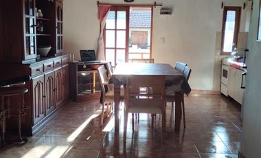 Casa en venta - 3 Dormitorios 1 Baño - Cochera - 90Mts2 - Costa Azul