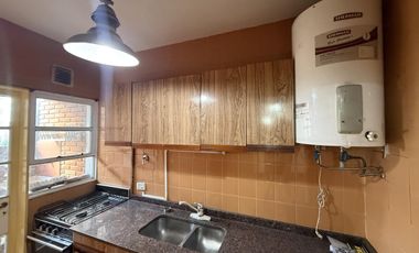 Departamento en venta de 2 ambientes excelente ubicación con pileta - Wilde