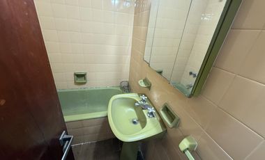 Departamento en venta de 2 ambientes excelente ubicación con pileta - Wilde