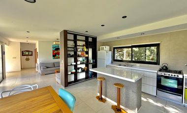 RETASADA! CASA SOBRE 2 LOTES. UNICA!!