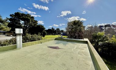 RETASADA! CASA SOBRE 2 LOTES. UNICA!!