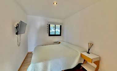 RETASADA! CASA SOBRE 2 LOTES. UNICA!!