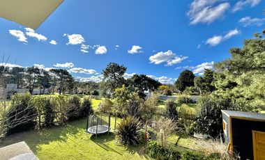 RETASADA! CASA SOBRE 2 LOTES. UNICA!!