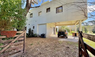 RETASADA! CASA SOBRE 2 LOTES. UNICA!!